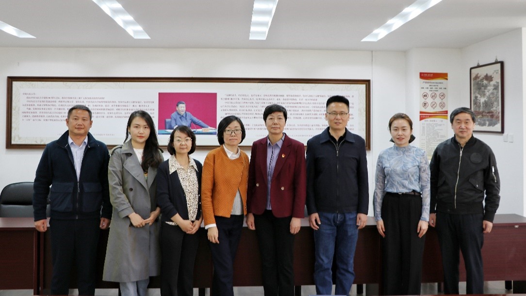 新疆大学威尼斯人娱乐场线上平台
来我院调研交流图片2.jpg